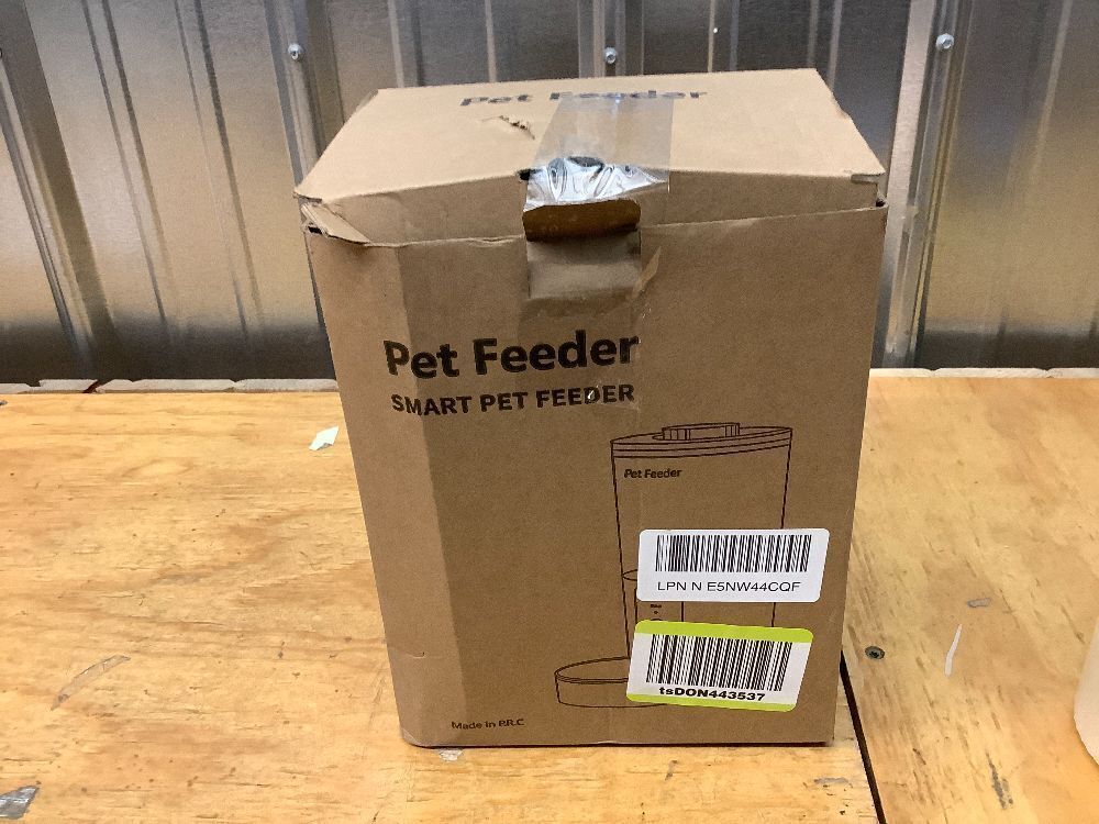 Automatic Pet Feeder - Image 1 - Lot 45