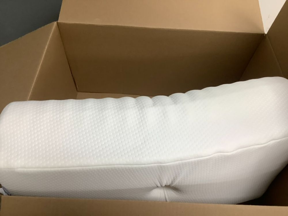 Memory Foam Pillow - Image 3 - Lot 8297