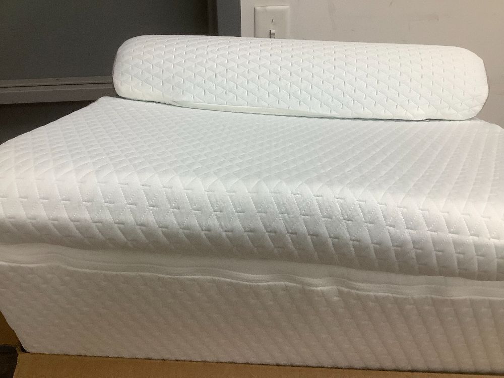 3PCS Wedge Pillow Set - Image 4 - Lot 8679
