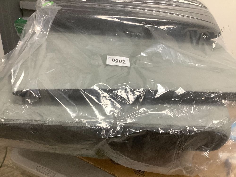 Wedge Pillow Set - Image 2 - Lot 8687