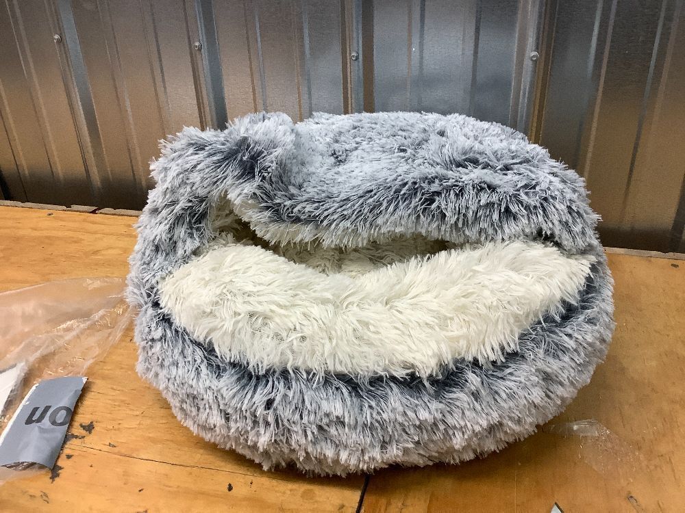 Small Dog Bed, Nest Warm Super Soft Plush Faux Fur Washable Dog Bed with Non-Slip Bottom for Medium Small Dogs Snooze Sleeping Indoor - Image 2 - Lot 8622