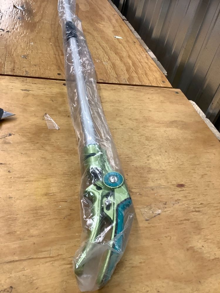 Tree Pruner for Garden, Cut Capacity 1/2 Inch & Hold Pole Pruner, Lightweight Fruit Picker with Non-slip handle, Long Reach Tree Branch Cutter with Aluminum Pole, 4.2 FT| LFX112 - Image 2 - Lot 8524