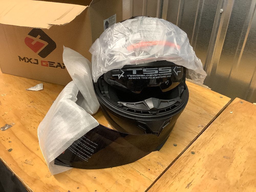 Motorcycle Helmet,Motorcycle Dual Visor Flip up Modular Full Face Helmet JR-815,DOT Approved Motorbike Helmet with 2 Visors for Adults Men Women - Image 2 - Lot 8544
