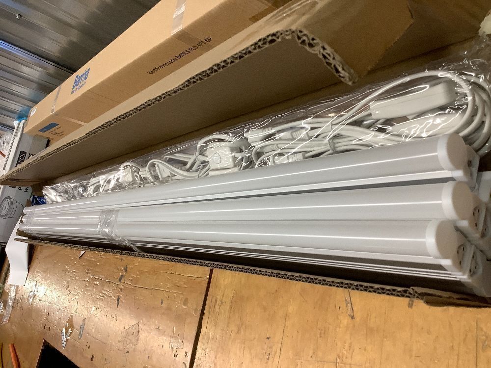Barrina (6 Pack LED T5 Integrated Single Fixture, 4FT, 2200lm, 6500K Super Bright White, 20W Utility LED Shop Light, Ceiling and Under Cabinet Light, Corded Electric with ON/Off Switch, ETL Listed - Image 2 - Lot 8549