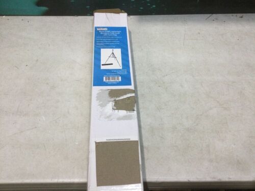 Black PISMO Lightweight Aluminum Field Easel with Carry Bag - Lot 1065