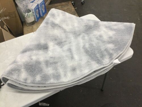 60" Round Rug - Lot 437