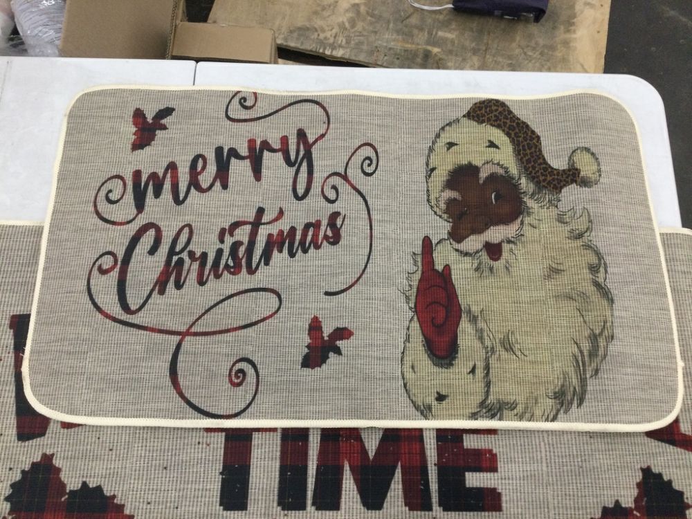 Set of 2 Christmas Rugs - Image 2 - Lot 441