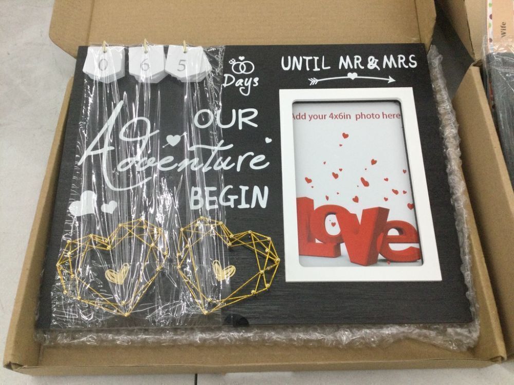 Wedding Countdown Frame & (2) Greeting Card Boxes - Image 2 - Lot 443