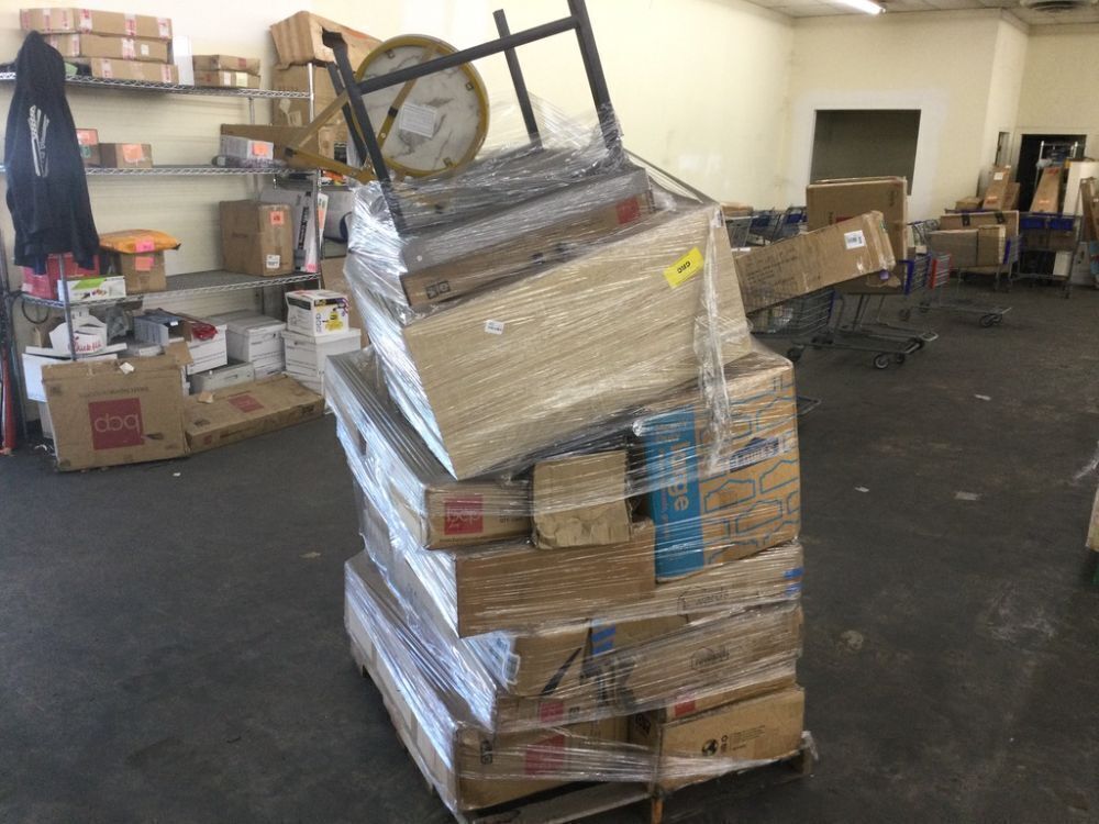 Salvage Pallet. Items Will Be Damaged and Incomplete. - Image 1 - Lot 151