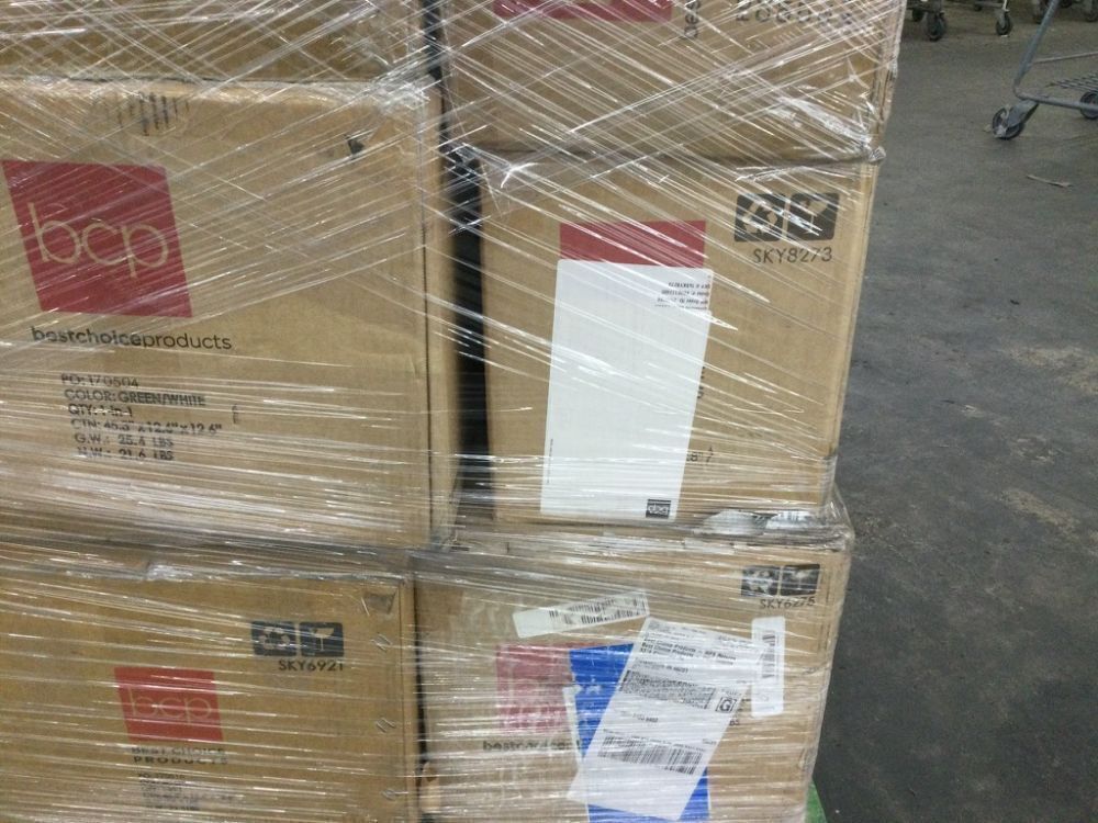 Pallet of Return Christmas Items - Uninspected - Image 3 - Lot 152