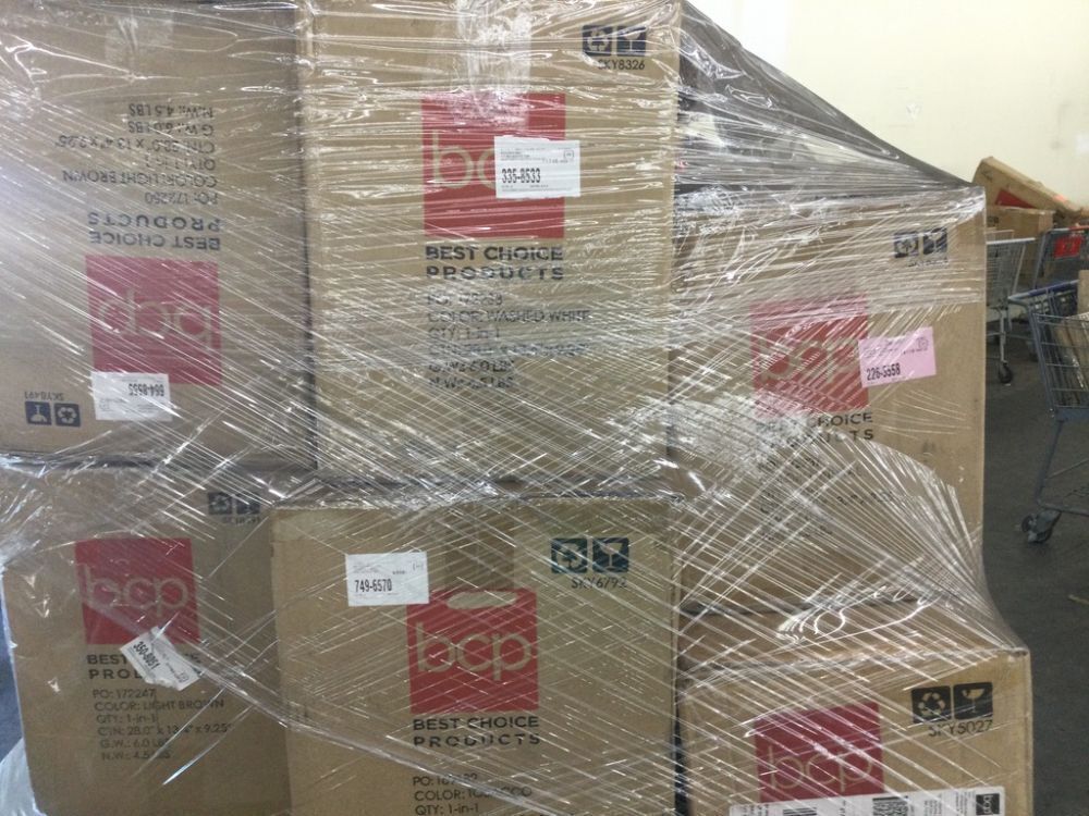 Pallet of Return Christmas Items - Uninspected - Image 4 - Lot 152