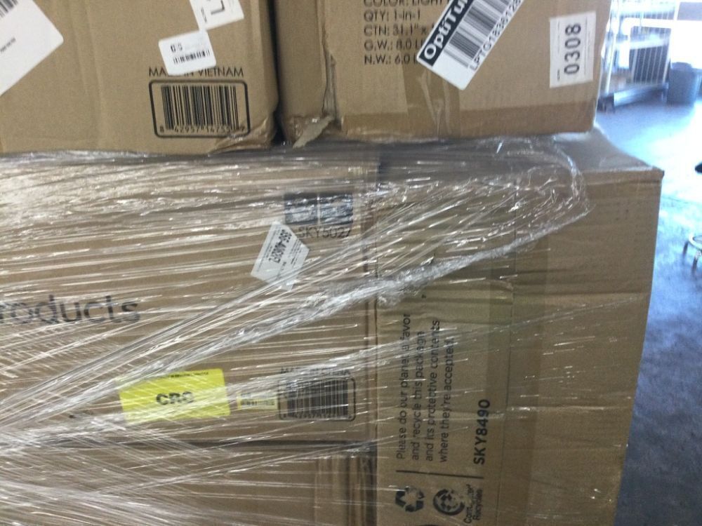 Pallet of Return Christmas Items - Uninspected - Image 7 - Lot 152