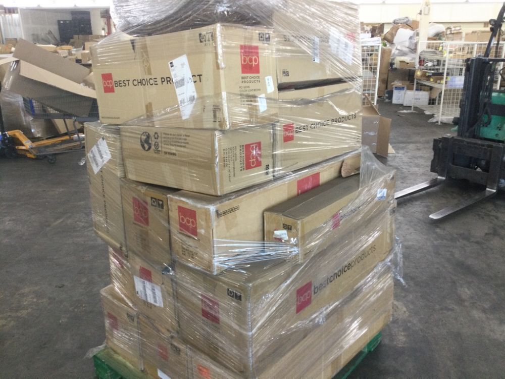 Pallet of Return Christmas Items - Uninspected - Image 11 - Lot 152