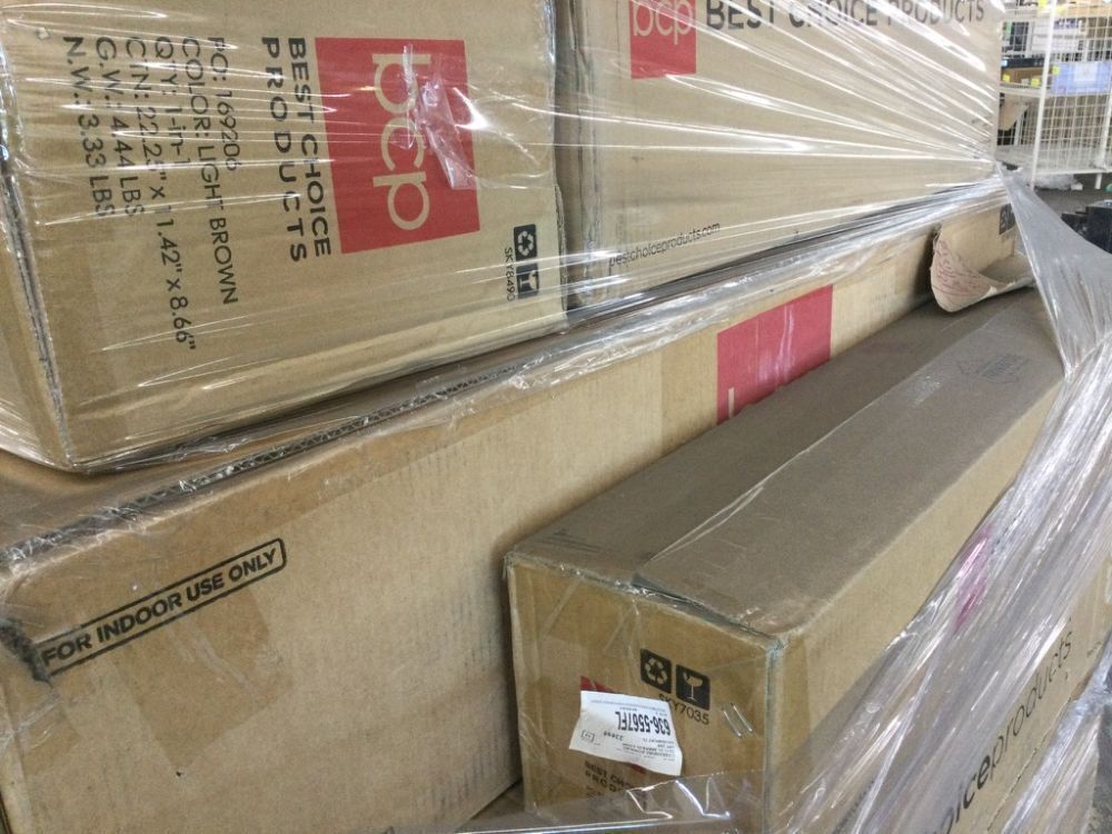 Pallet of Return Christmas Items - Uninspected - Image 12 - Lot 152