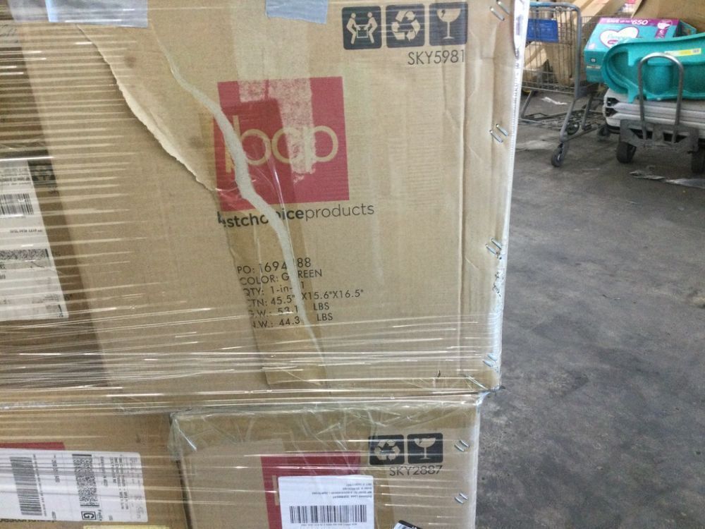 Pallet of Return Christmas Items - Uninspected - Image 7 - Lot 153