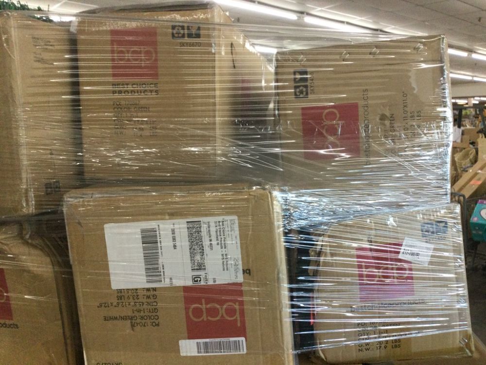 Pallet of Return Christmas Items - Uninspected - Image 8 - Lot 153