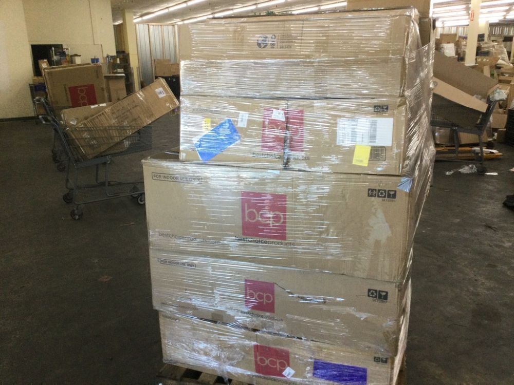 Pallet of Return Christmas Items - Uninspected - Image 10 - Lot 153