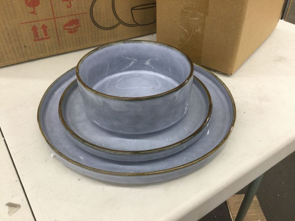 12 Piece Stoneware Set - 2 Plates Cracked - Image 2 - Lot 526