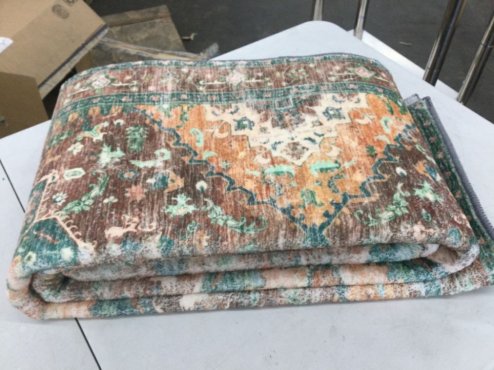 Runner Rug, Approx 10' x 2' - Image 1 - Lot 527