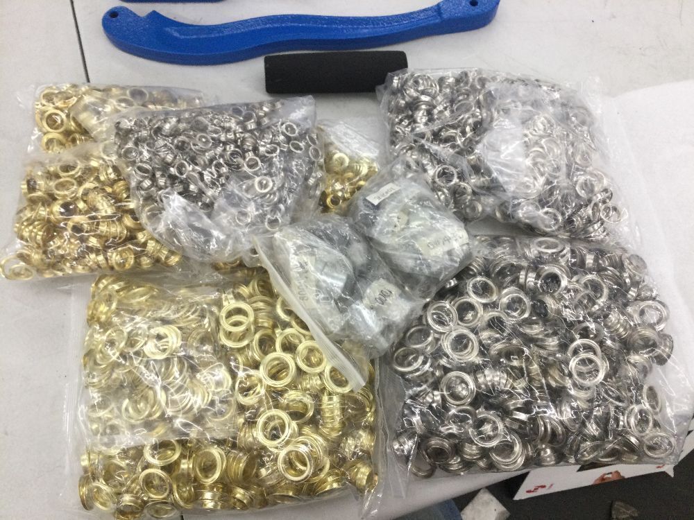 Grommet Press Kit - Image 4 - Lot 255