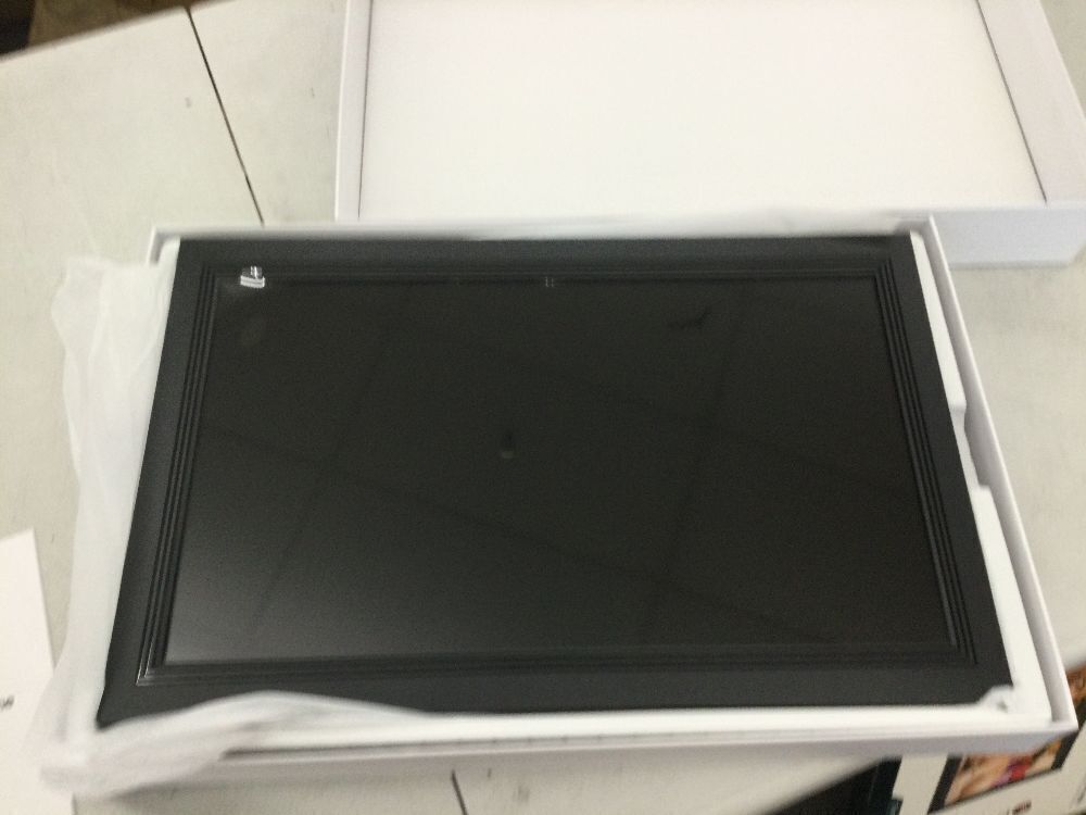 FRAMEO 15.6inch Digital Photo Frame with 1920 * 1080 IPS Touch Screen HD Disply, Built-in 32GB Storage - Image 3 - Lot 258