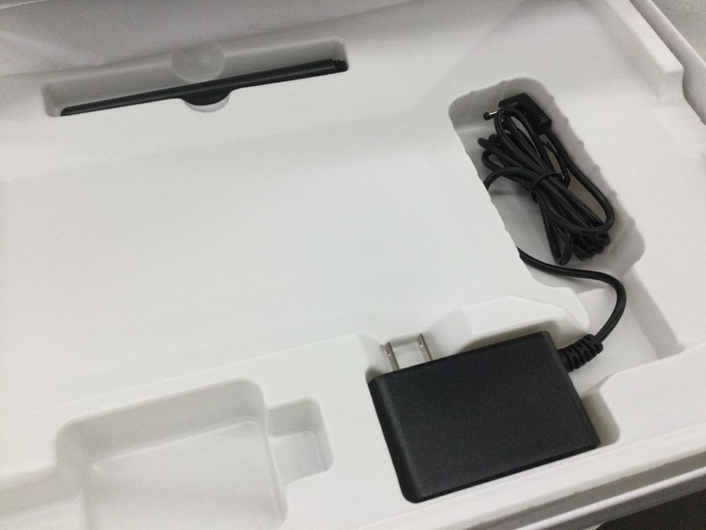 FRAMEO 15.6inch Digital Photo Frame with 1920 * 1080 IPS Touch Screen HD Disply, Built-in 32GB Storage - Image 4 - Lot 258