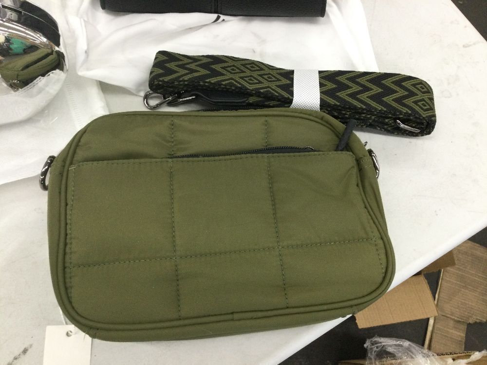 Lot of (3) Small Hand Bags - Image 3 - Lot 351