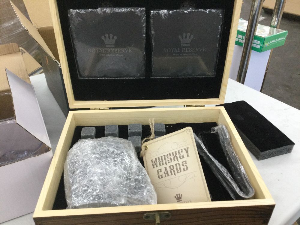 Royal Reserve Whisky Glass Set (Missing 1 Glass) & Plastic LED Whisky Glasses, 4 Pack - Image 2 - Lot 353