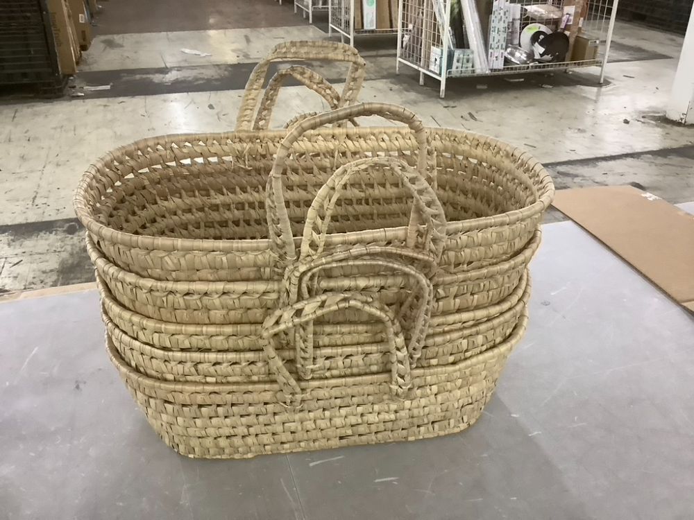 Lot of (5) Woven Baskets - Image 2 - Lot 658