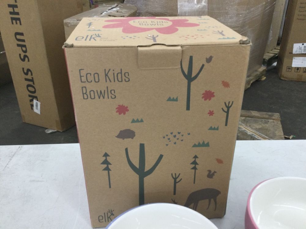 Elk and Friends Kids Porcelain Bowls with Silicone Sleeve, 4 Pack - Image 4 - Lot 556