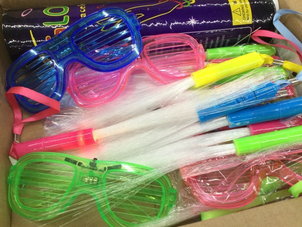 LED Light Up Party Supplies - Image 2 - Lot 660