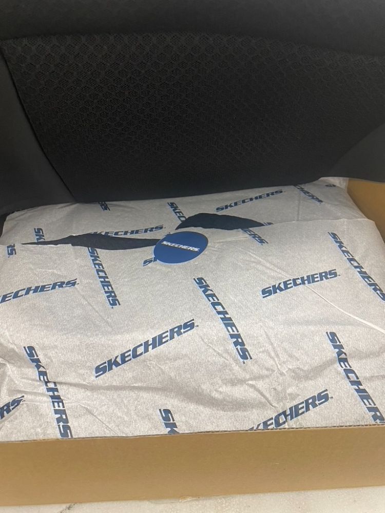 Skechers Air-Cooled Memory Foam Seat Covers - Image 4 - Lot 319