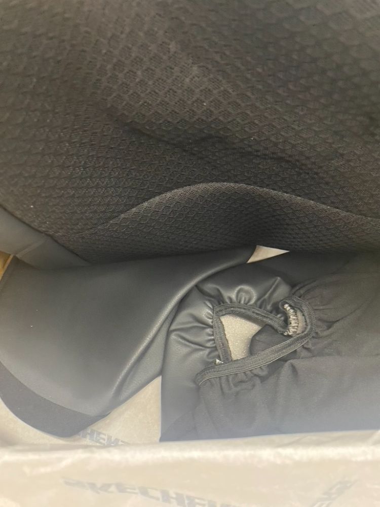 Skechers Air-Cooled Memory Foam Seat Covers - Image 5 - Lot 319