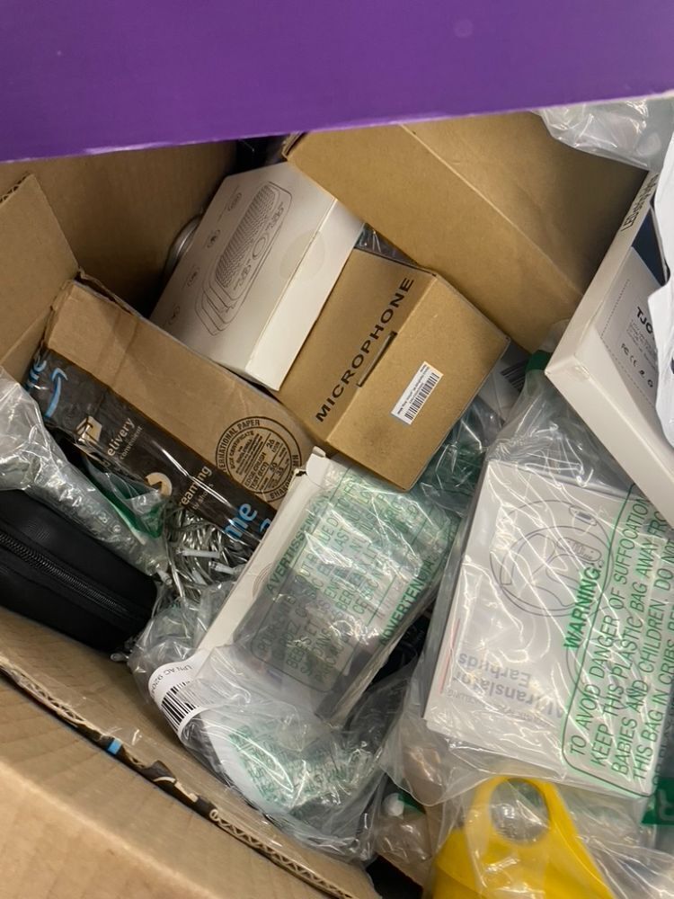 Coffin Box of Small Electronics & Accessories - Uninspected - Image 11 - Lot 313