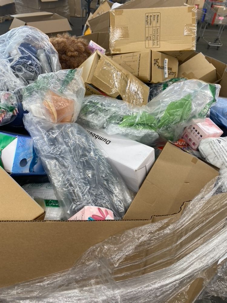 High Piece Count Pallet of Small Return Items, May Have Salvage - Uninspected - Image 3 - Lot 609