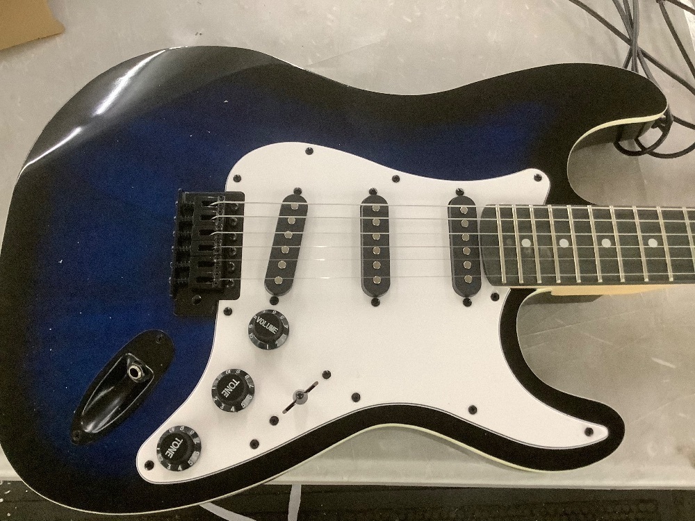 Beginner Electric Guitar Kit w/ Case, 10W Amp, Tremolo Bar - 39in - Image 3 - Lot 192