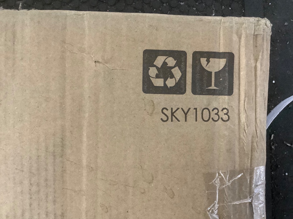 Beginner Electric Guitar Kit w/ Case, 10W Amp, Tremolo Bar - 39in - Image 8 - Lot 192