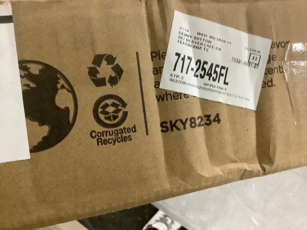 4ft Pre-lit Tinsel Christmas Tree - Image 3 - Lot 687