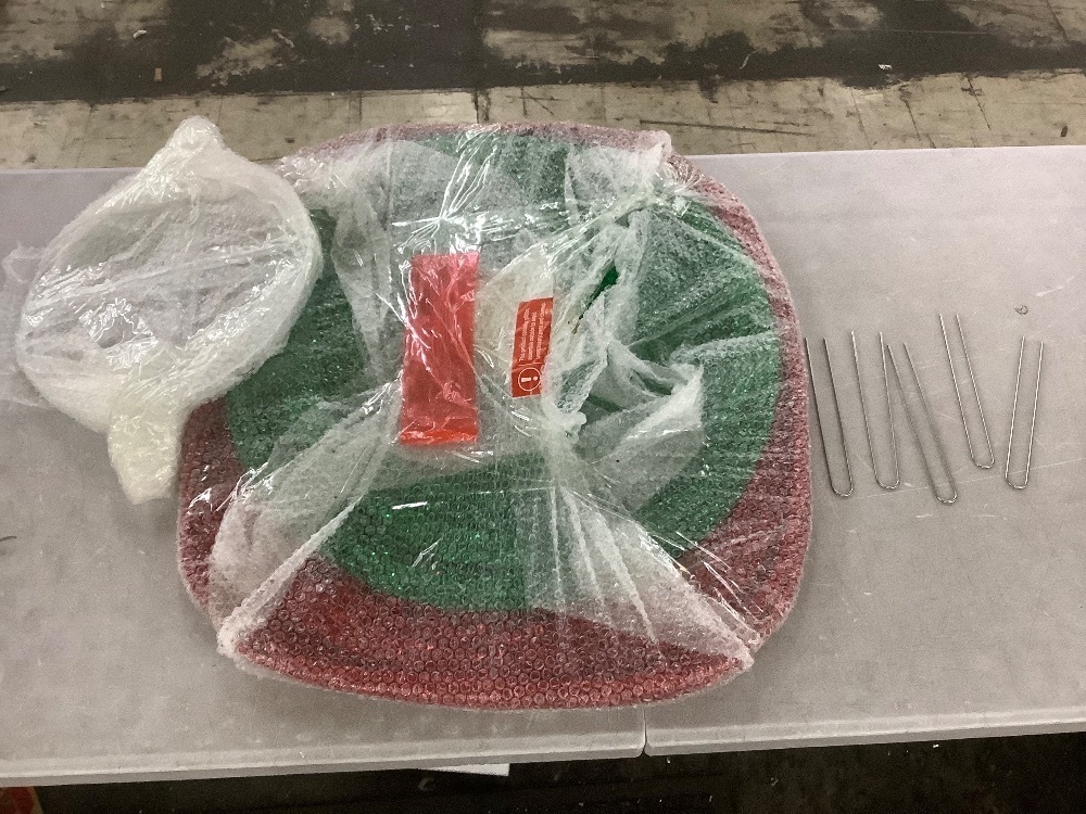 2pc Lighted Pop-Up Christmas Ornaments Decoration w/ 180 LED Lights, Stand - Image 2 - Lot 289