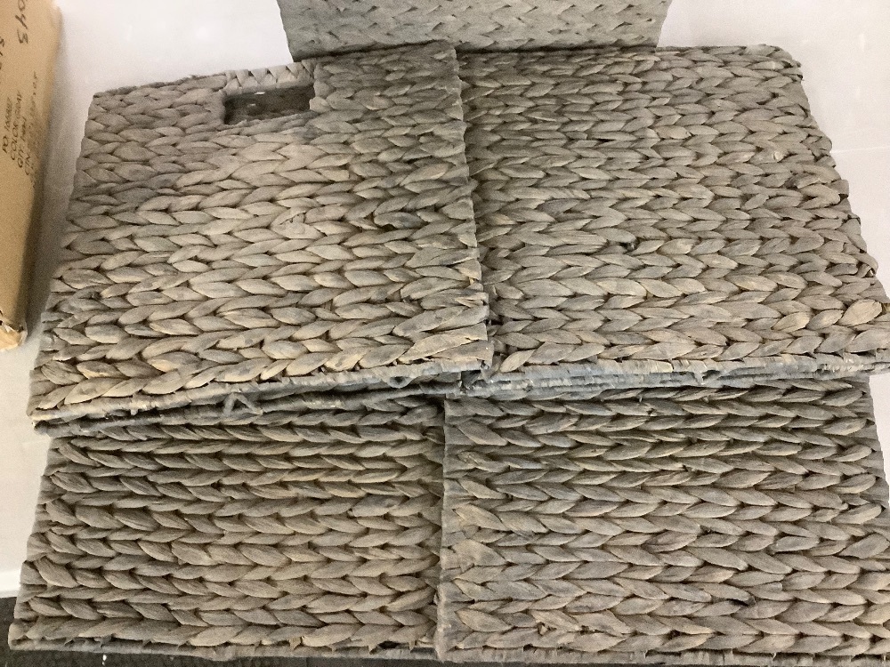Set of 5 Collapsible Hyacinth Storage Baskets w/ Inserts - 13x13in - Image 6 - Lot 400
