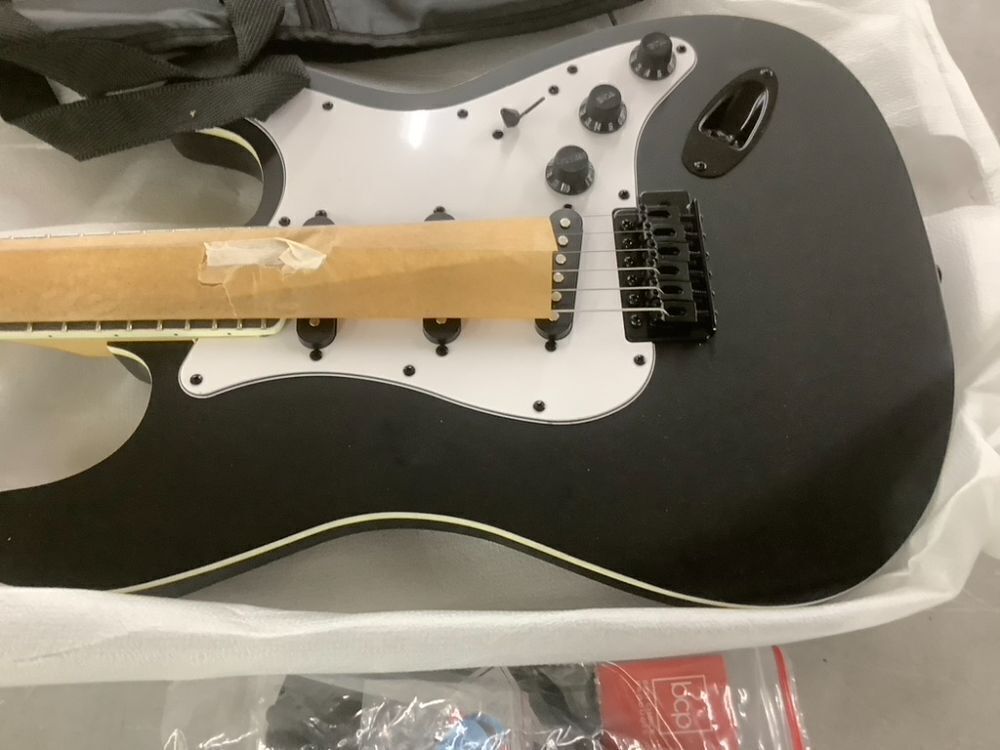 Beginner Electric Guitar Kit w/ Case, 10W Amp, Tremolo Bar - 39in - Image 3 - Lot 792