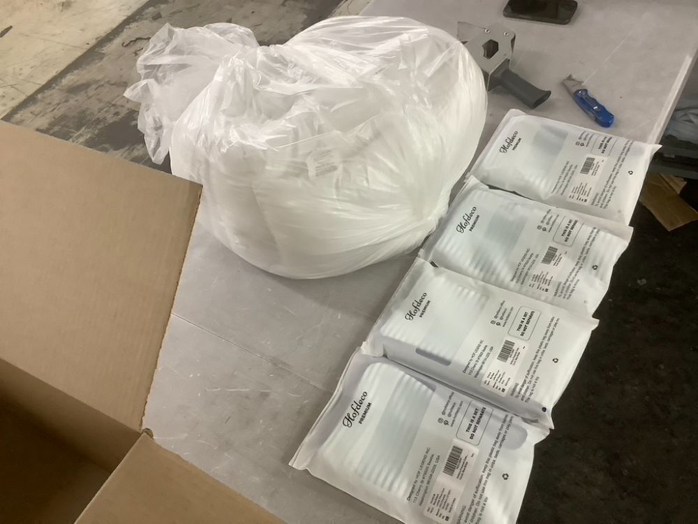 Lot of (4) Hofdeco Premium Coastal Hampton Style Lumbar Pillow Covers, 12" x 20", Blue Stripe & Pillows - Image 6 - Lot 697