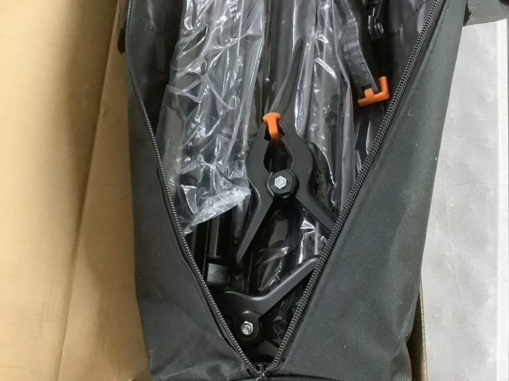 Emart Adjustable Backdrop Stand - Image 3 - Lot 700