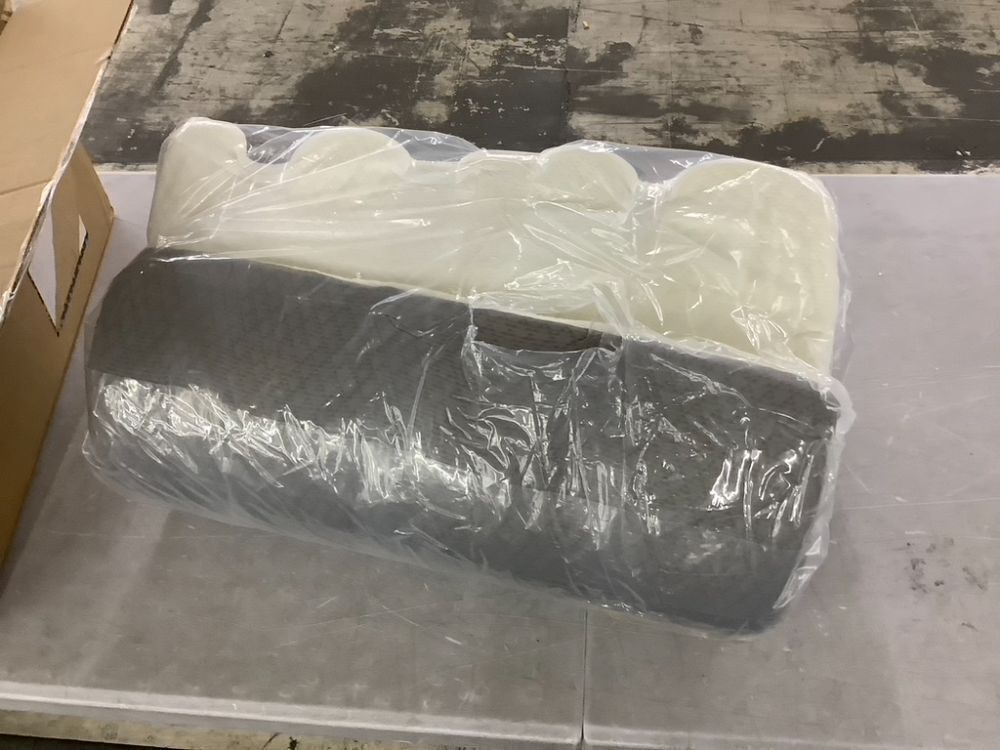 Bed Wedge Pillow - Image 1 - Lot 784