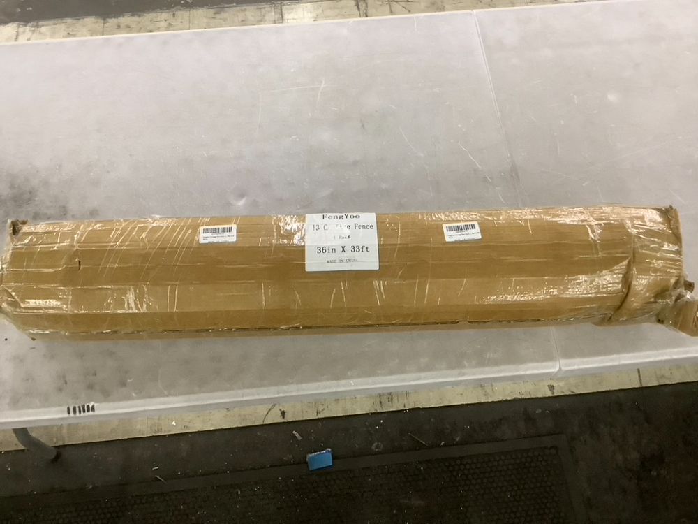 13 Gauge Galvanized Wire Fence, 36" x 33' - Image 2 - Lot 794