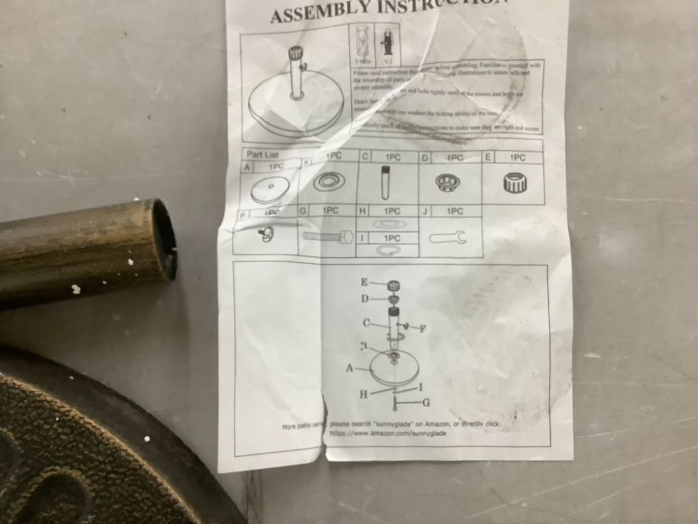 Sunnyglade 18" 30.2-lbs Heavy Duty Round Antiqued Umbrella Base - Bronze - Image 4 - Lot 608