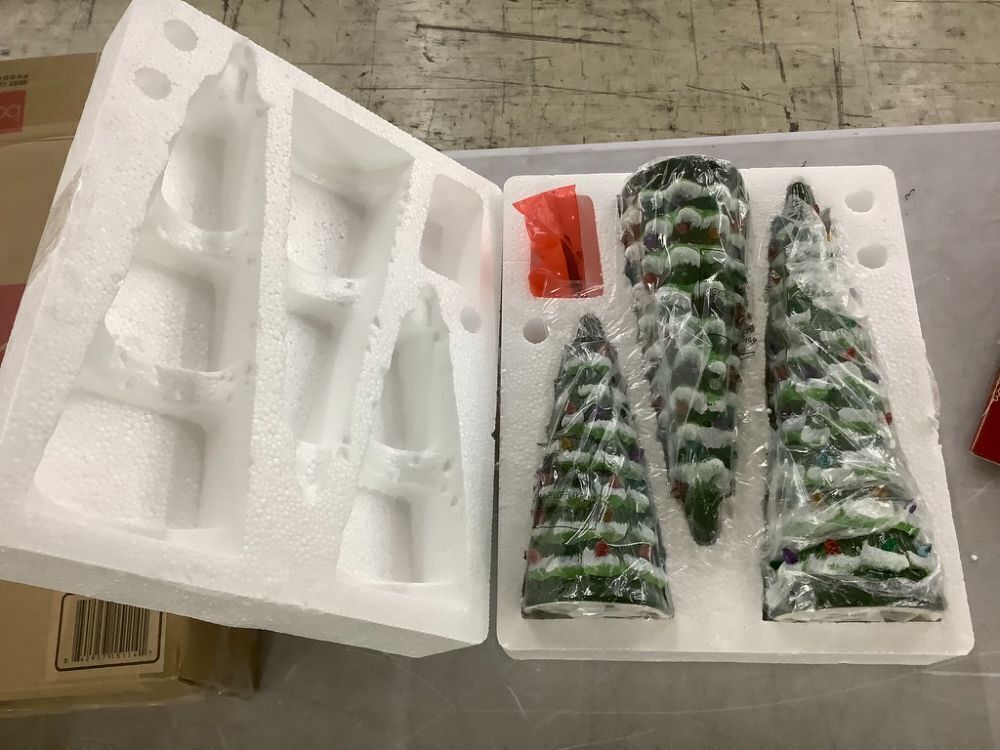 Set of 3 Pre-Lit Ceramic Tabletop Christmas Trees - Image 2 - Lot 627