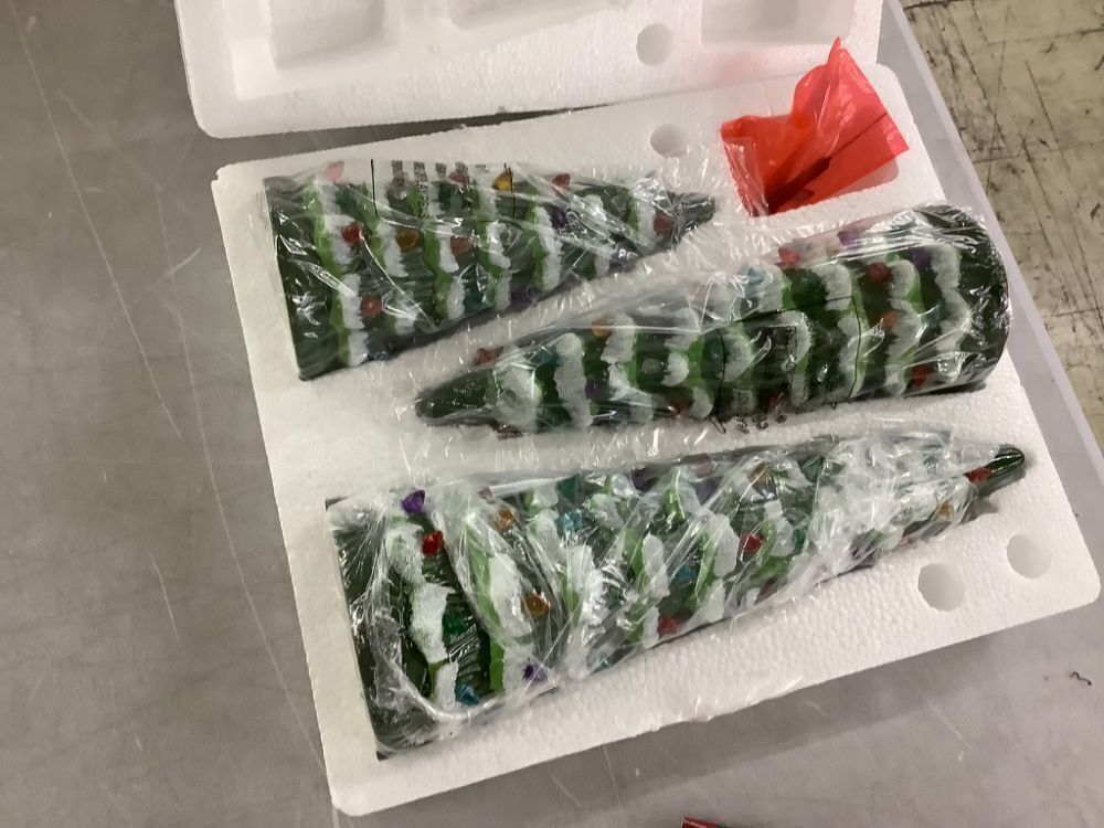 Set of 3 Pre-Lit Ceramic Tabletop Christmas Trees - Image 3 - Lot 729