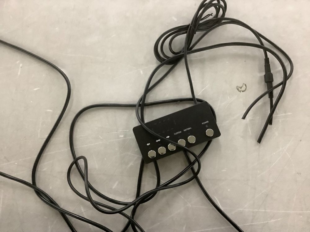 LUMENIX 26-Inch LED Rooftop Traffic Lightbar, Amber - Image 2 - Lot 427