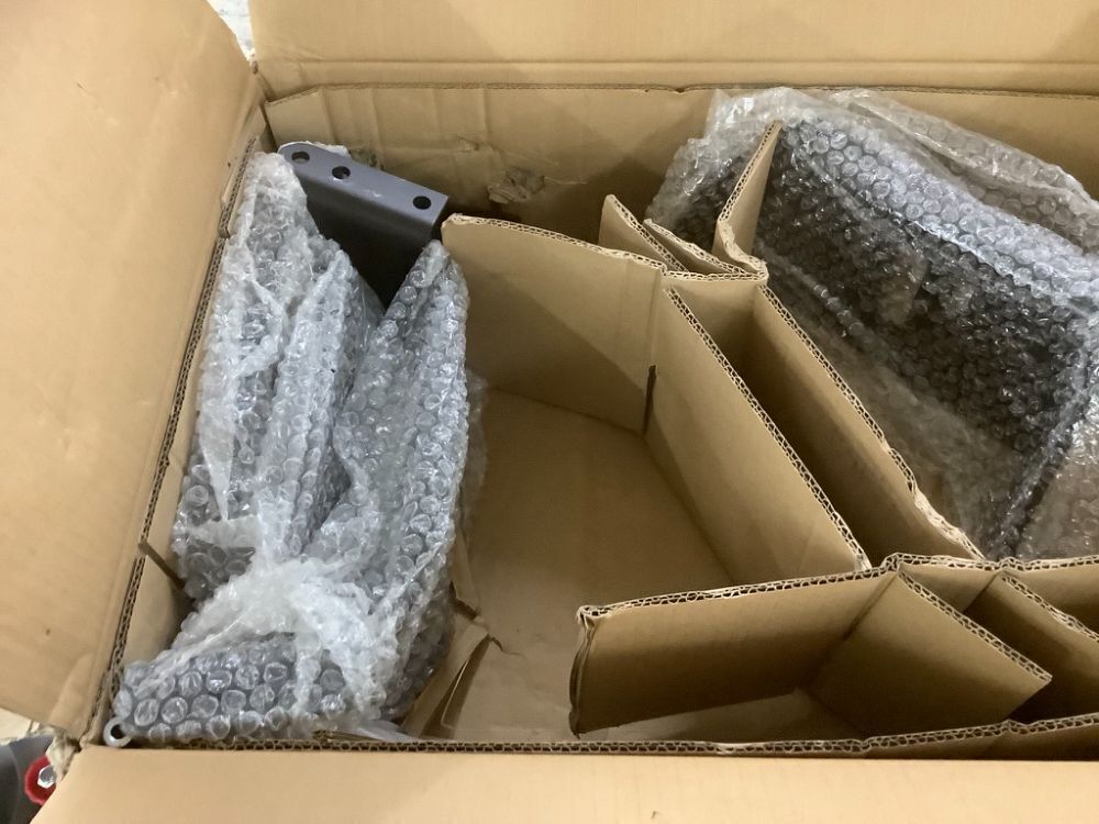 Air Bags Suspension Kit for 1969-2004 Ford F-250 F-350, 1975-1996 Ford F-150, 1994-2002 Dodge Ram 1500 2500 3500 - Image 6 - Lot 428